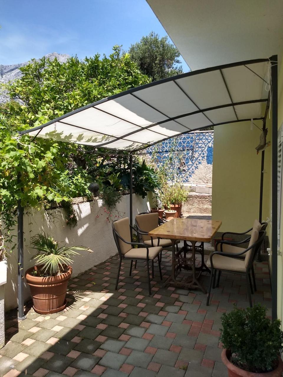 Spacious Garden House, Orebic