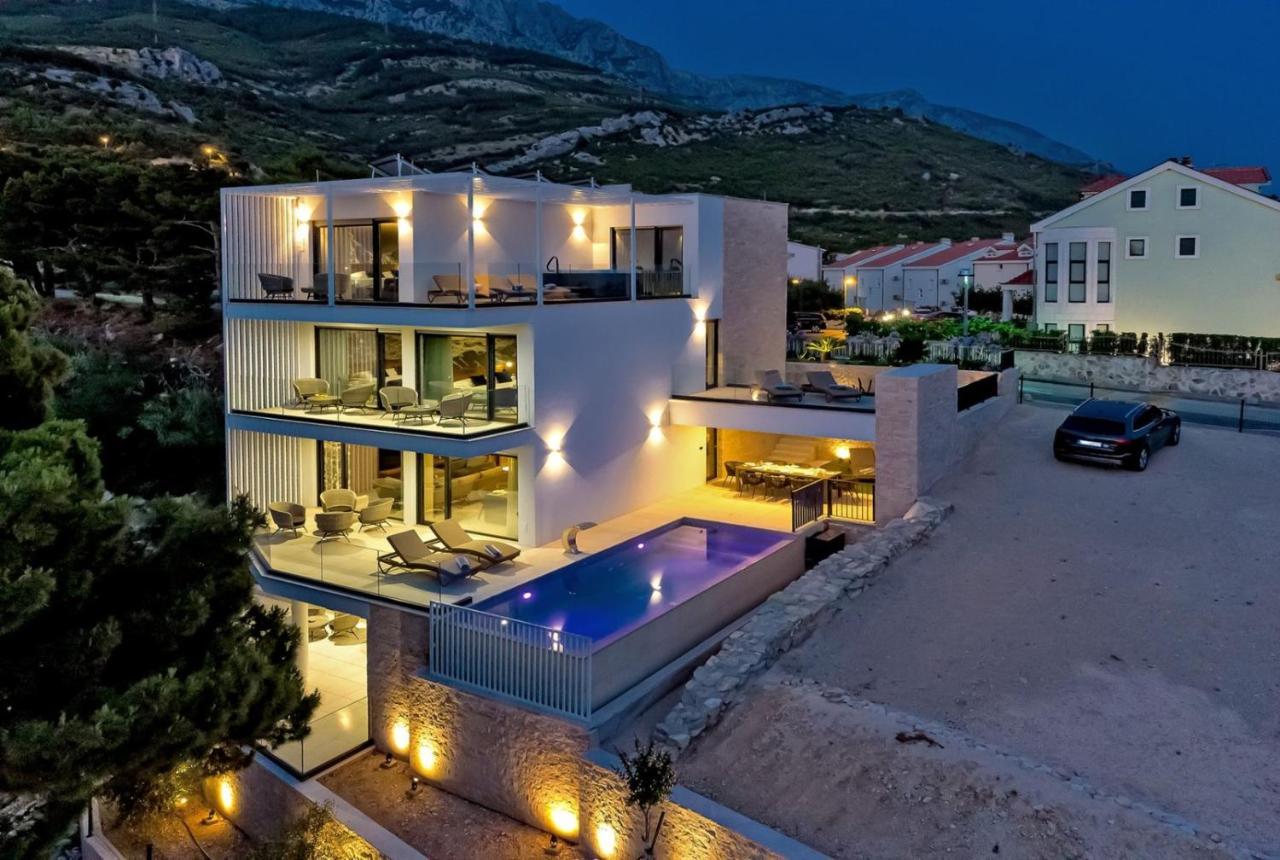 Luxury Villa Delight Ii Promajna With Pool, Gym, Sauna & Jacuzzi