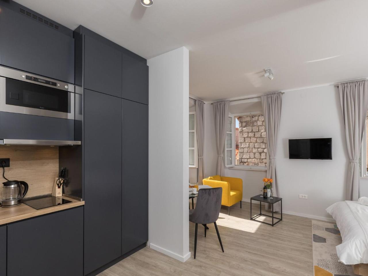 Apartments Urbis Studio Apartment With City View Zasebni