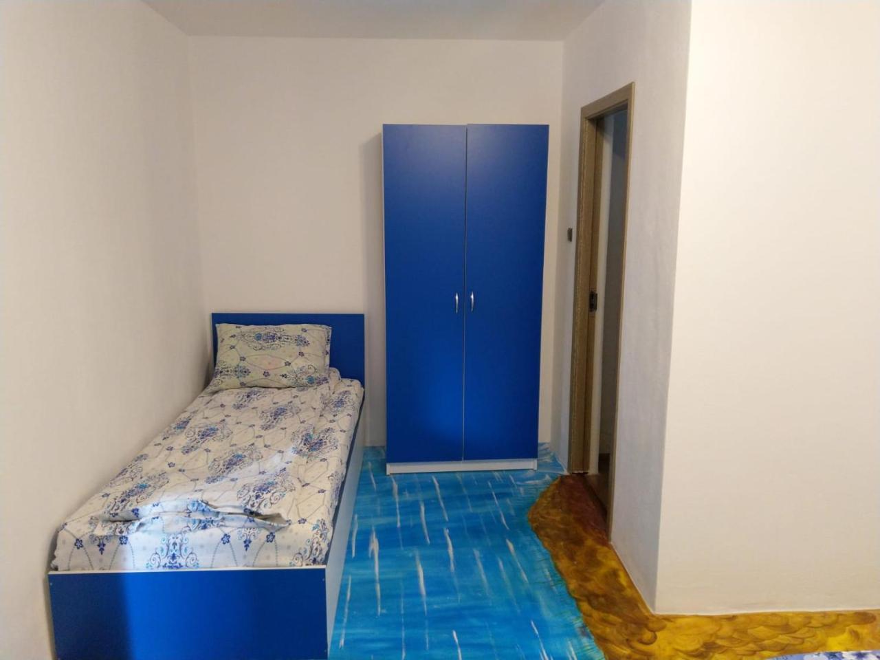 Casa Milos Si Fiul
