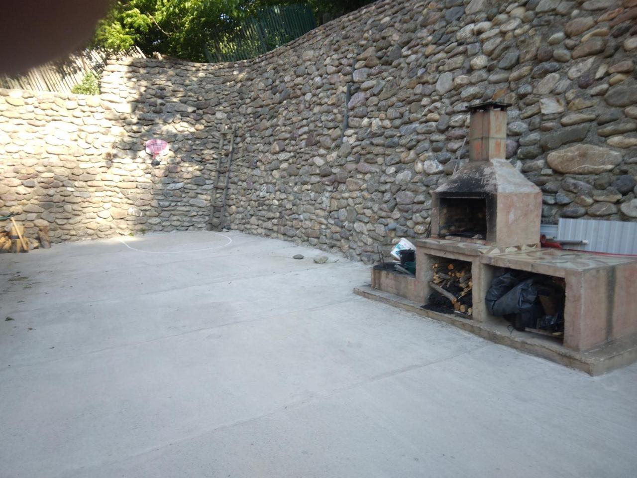 Casa Milos Si Fiul