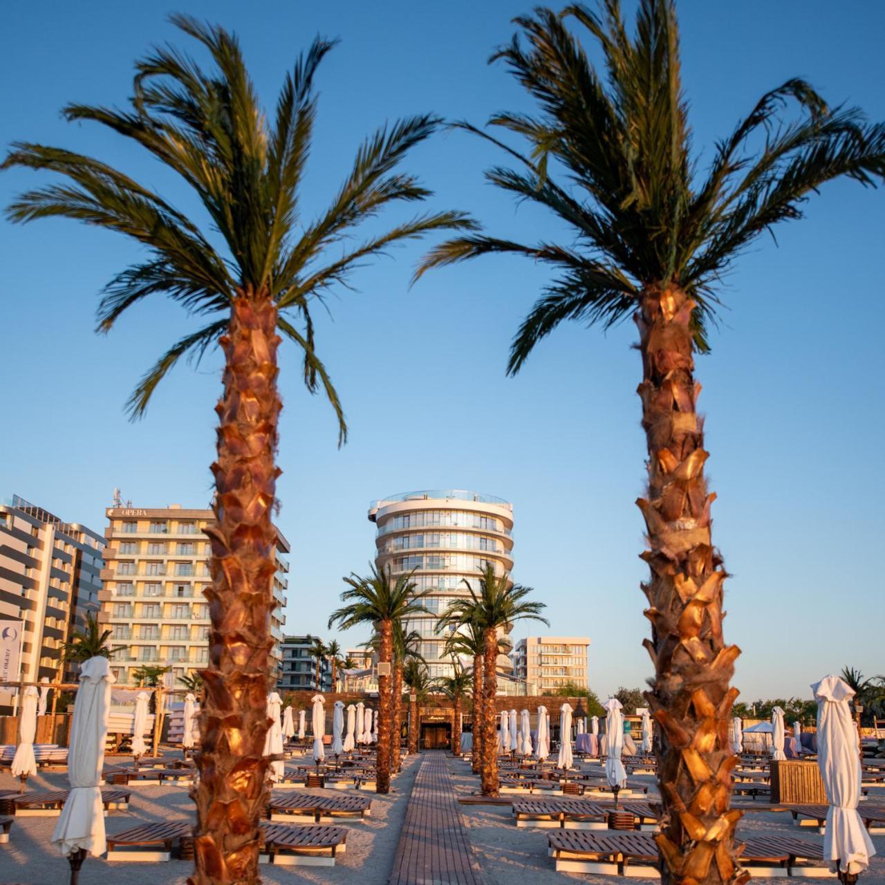 White Tower Mamaia Va Studio