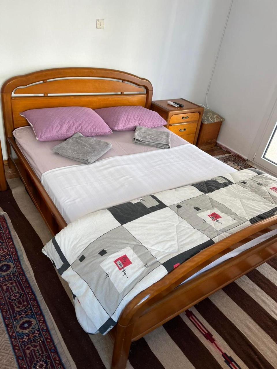 Acropolis View 3 Shared Room2