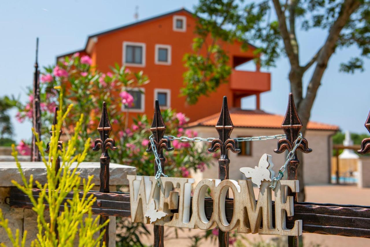Hotel Natura Vilanija