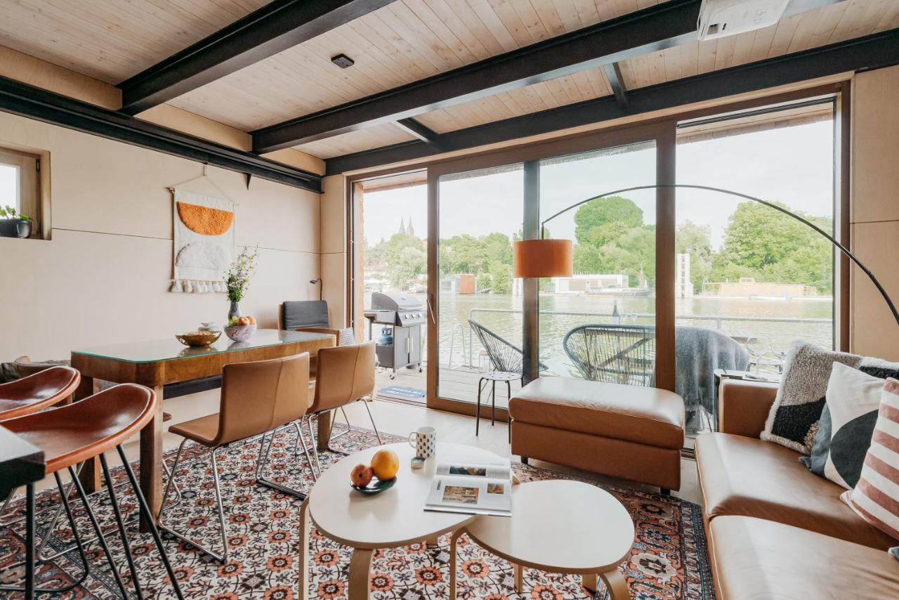 Houseboat Fred Prague