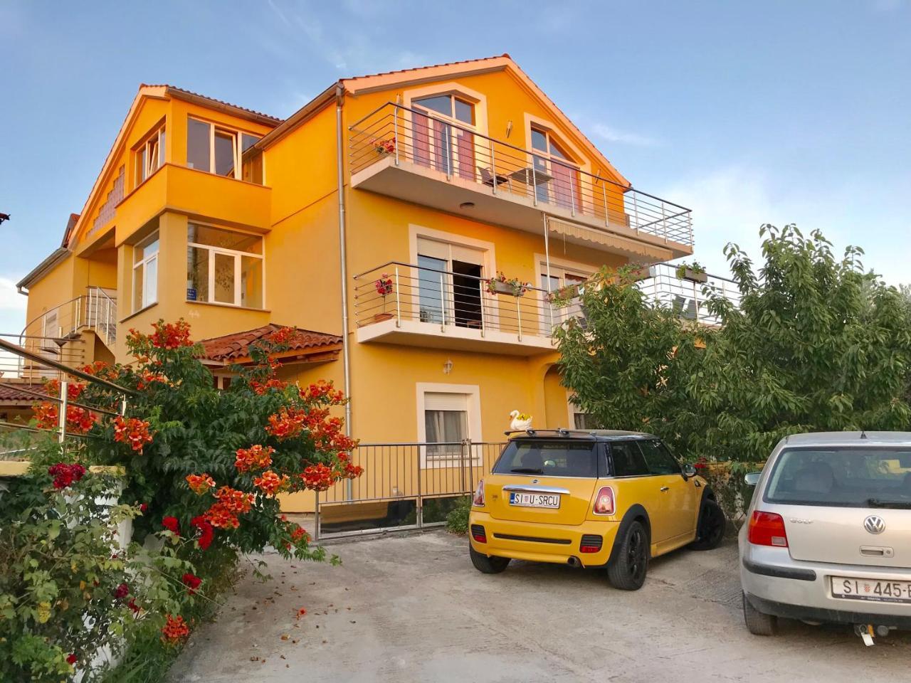 Apartments Maslina