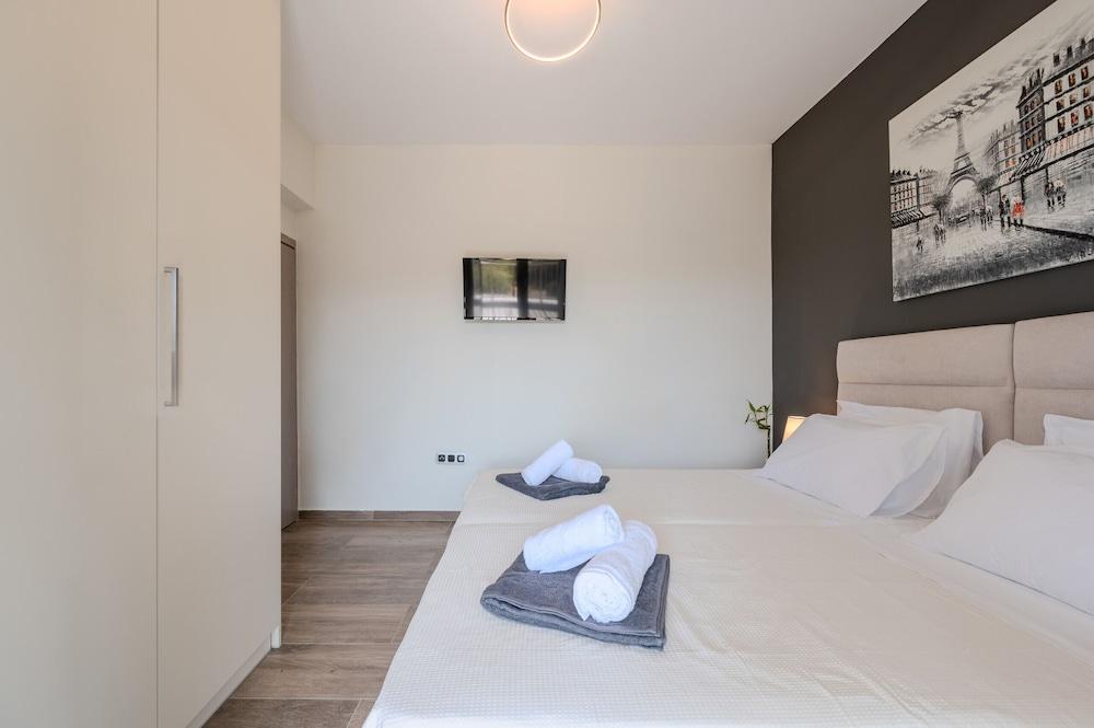 3a's 3 Bedroom Villa