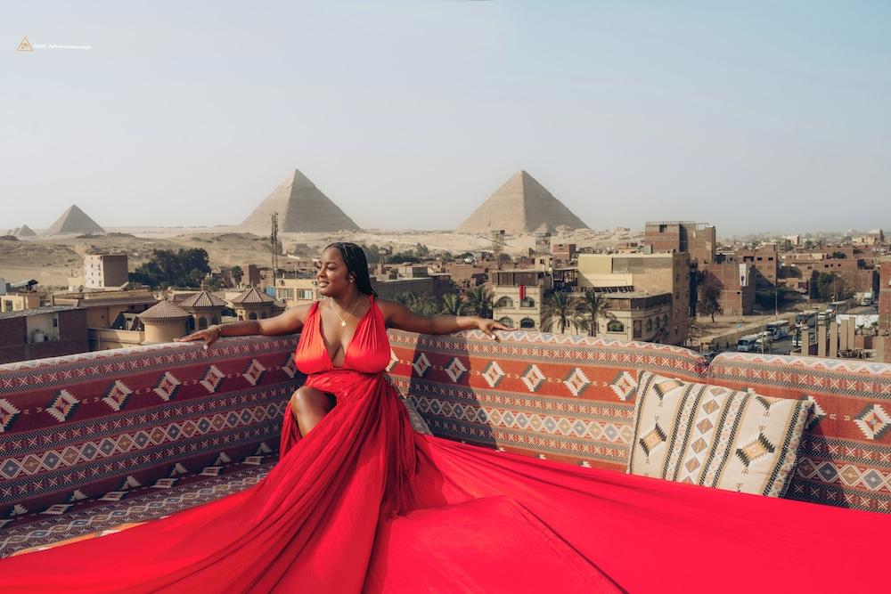 Solis Pyramids View Hotel