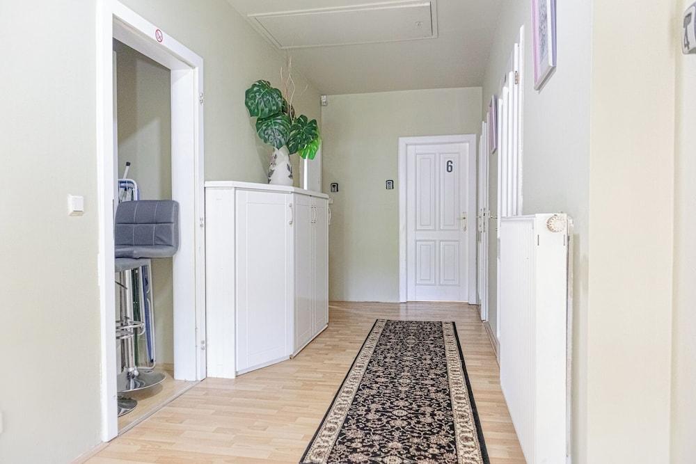 Cozy Room With Shared Garden Access
