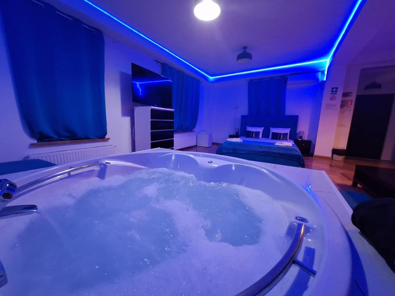 Ris Studio Premium Lux Jacuzzi
