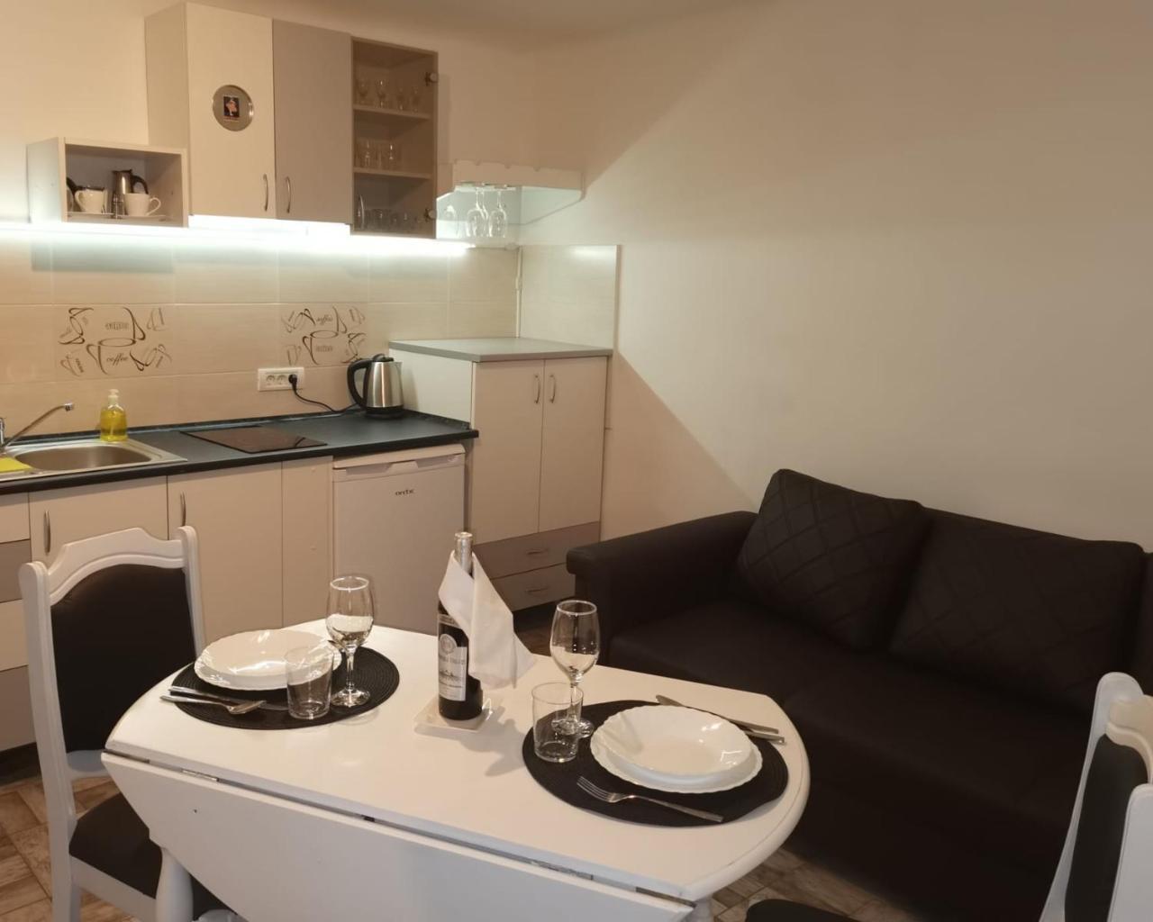 Carla's Place Ap 2