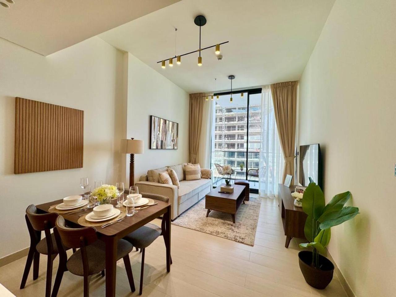 Tranquil 1br Retreat Stylish Stay in Jvc