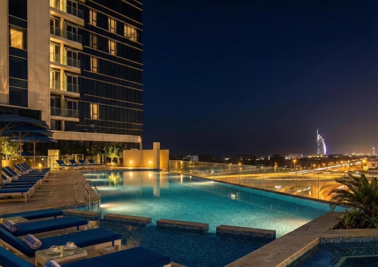 Ultimate Stay - Avani Palm Burj-Alarab View From the Pool