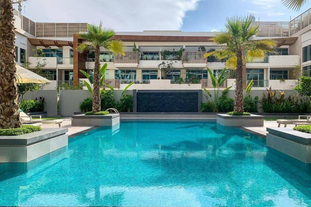 150mbps Wifi · Studio · Pool Jvc