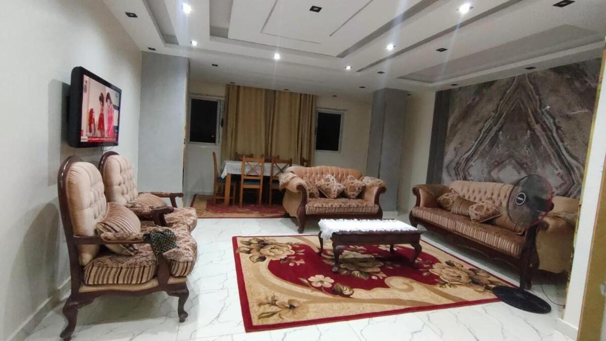 Divina Pyramids Hotel Apartment