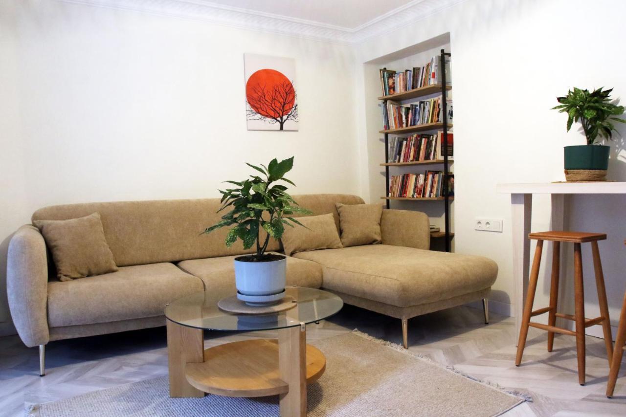 Baesment 2br Apt With 2toilet & 2bath 8min To Metro #1
