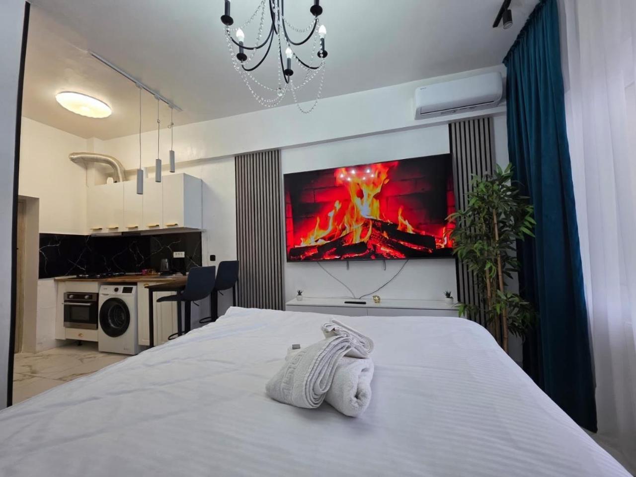 Crystal Luxe Studio