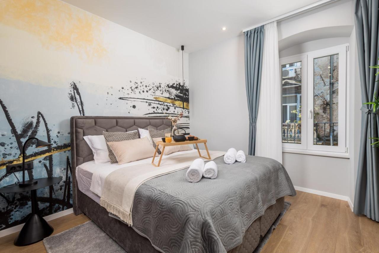 R & G City Vibes Apartments