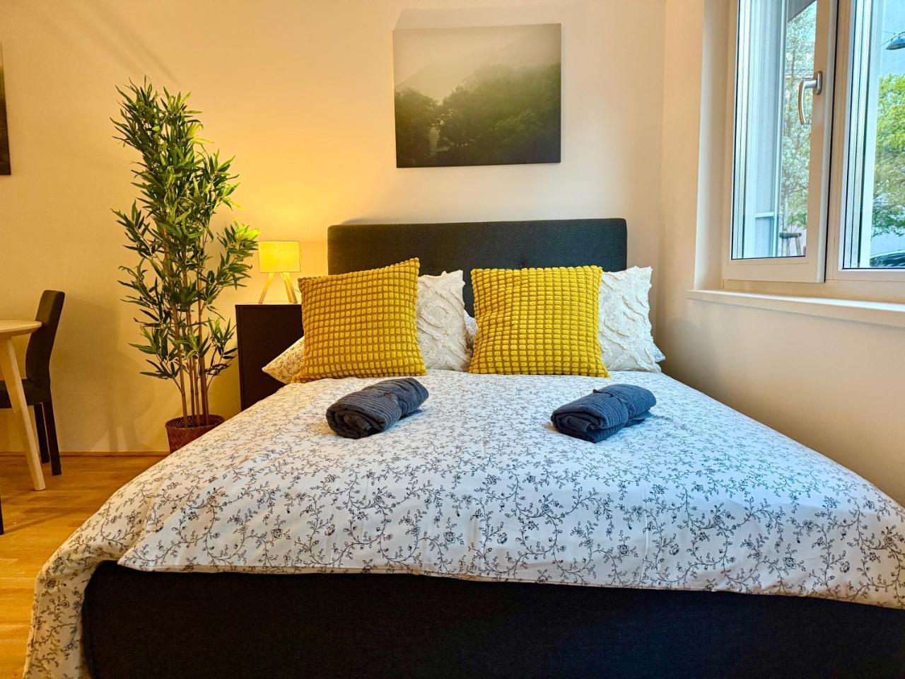 Modern Stylish Apartment With Free Parking