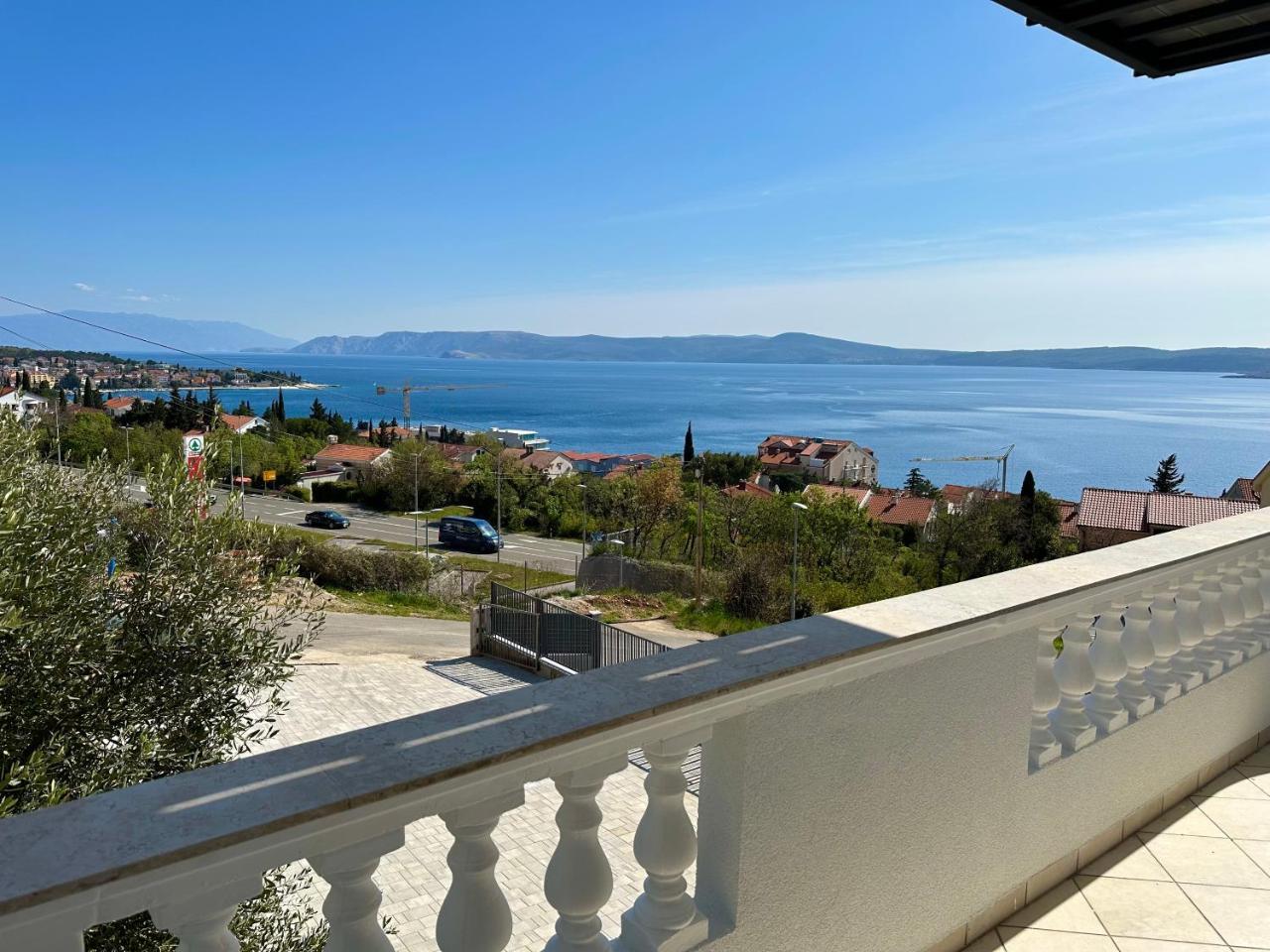 Apartments Lescanec