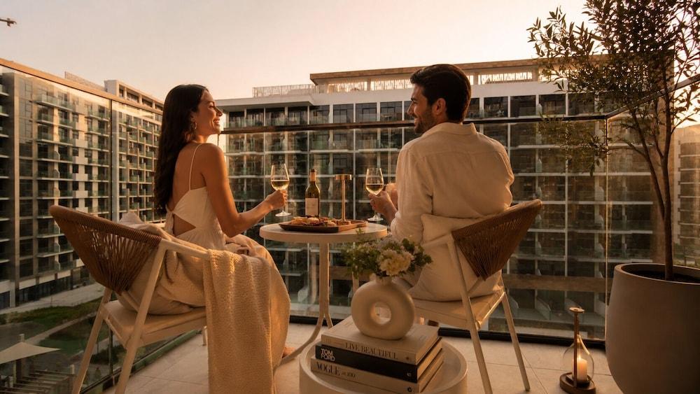 Azizi Riviera Studio with Pool & Parking