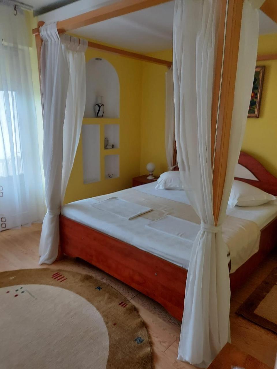 Casa Belu