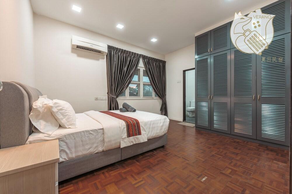 42pax 9br Damansara Pool Villa by Verano