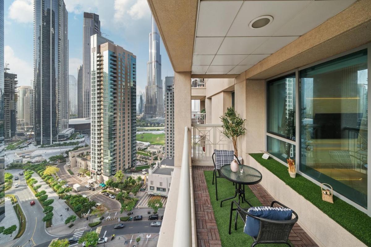 White House with Burj Views, Free Parking