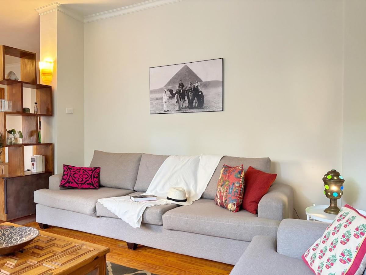 2br Helm Warm Wooden Charm-Prime Location Apartment