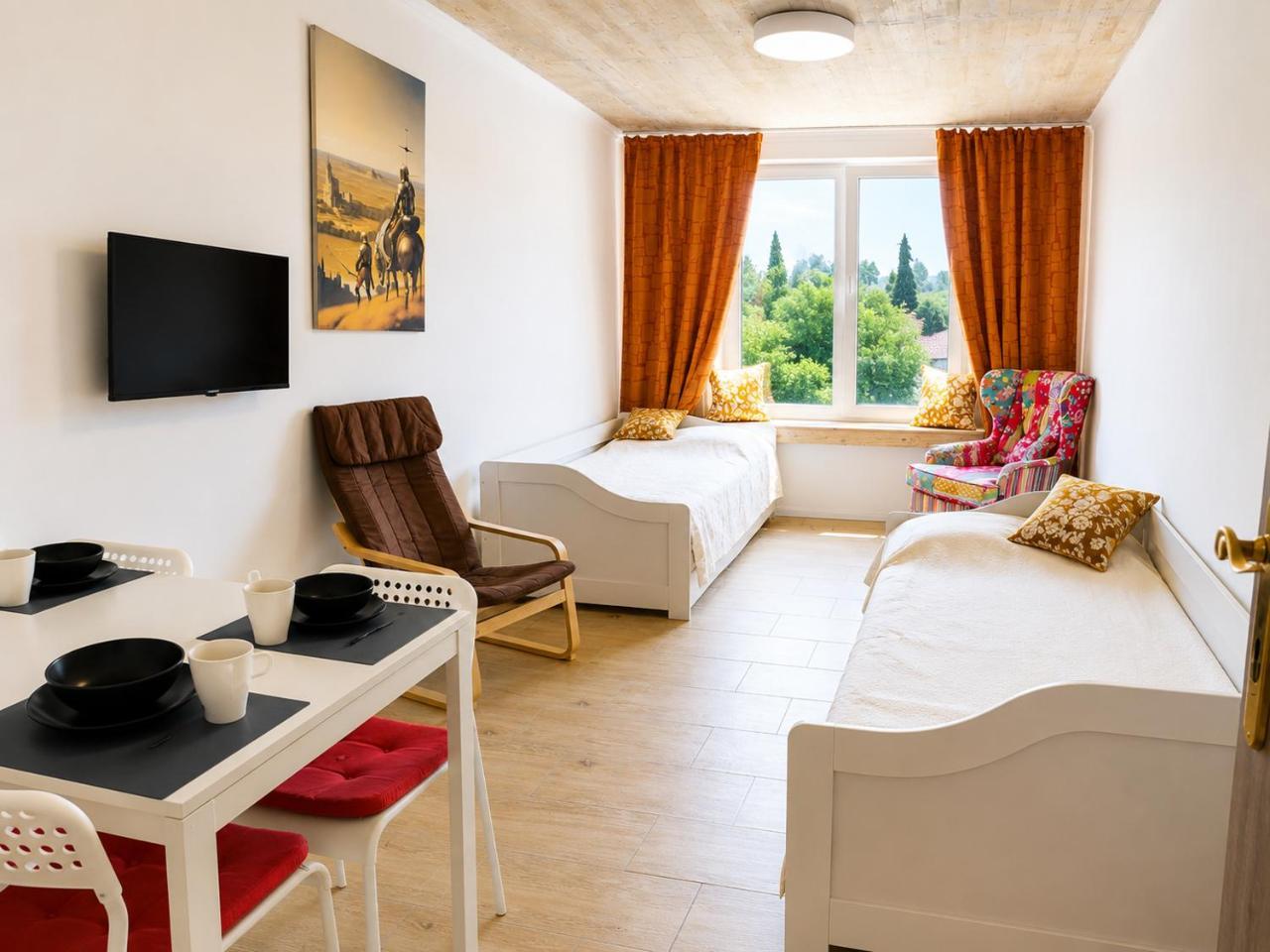 Brand New Studio Penthouse #35 Near Center with Free Parking (Adults Only)