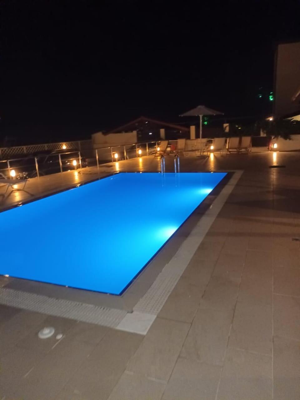 Maisonette Allegro