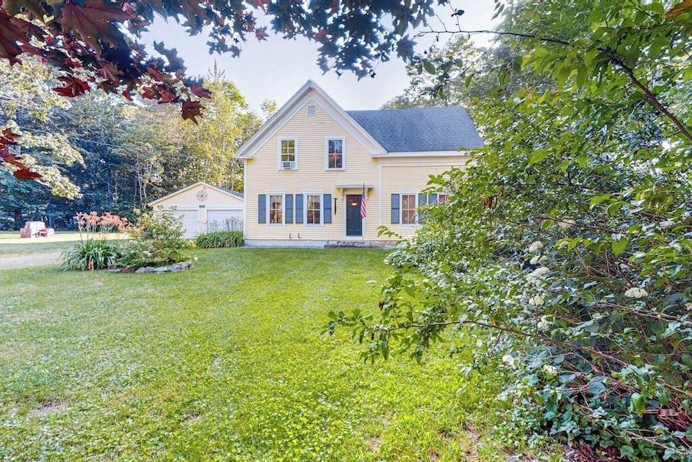 Renovated 19th-Century Farmhouse W/ 270 Feet of Waterfront & Sunset Views