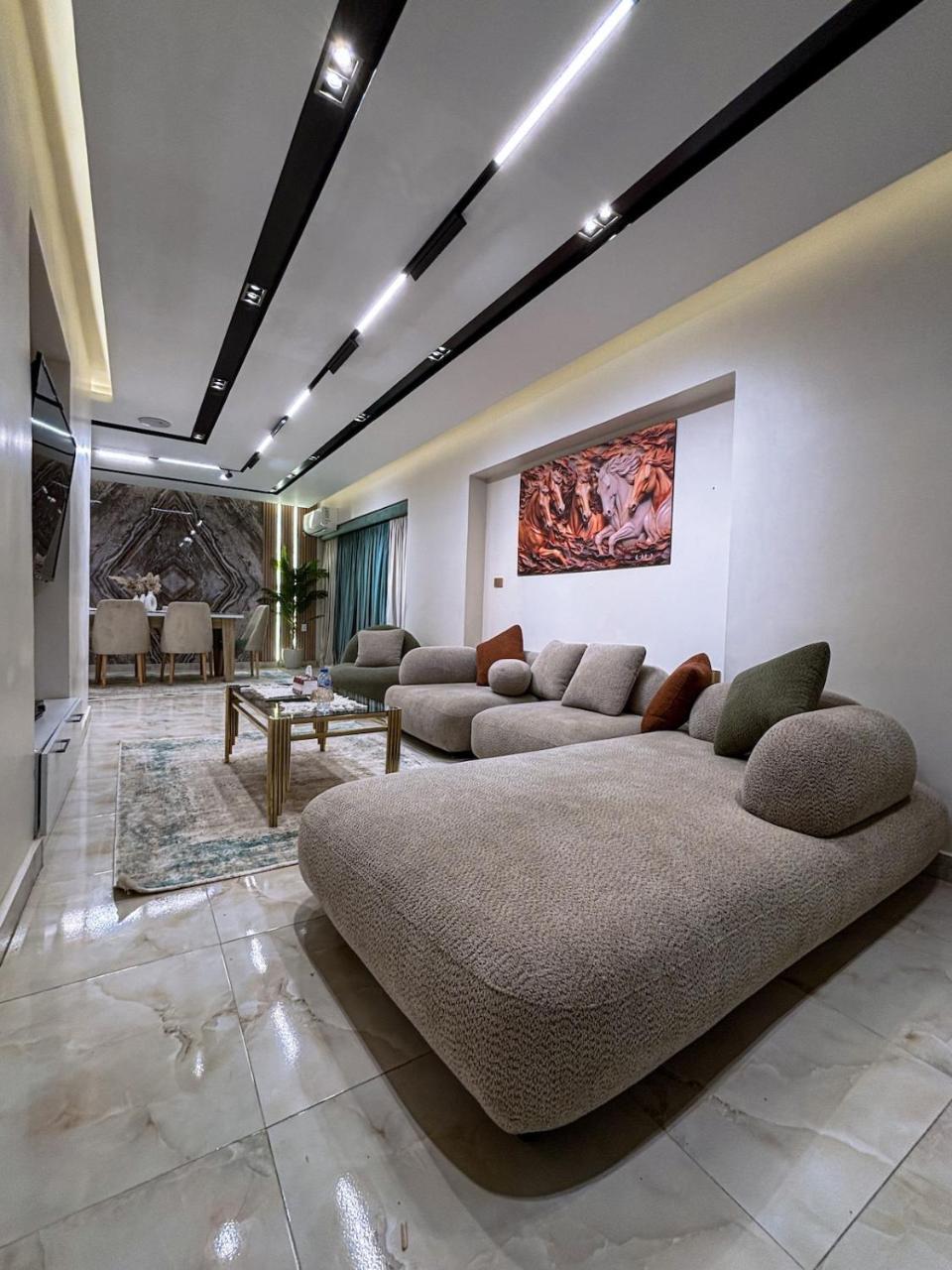 Elegant Oasis Modern 3br Steps To Gamet Aldowal