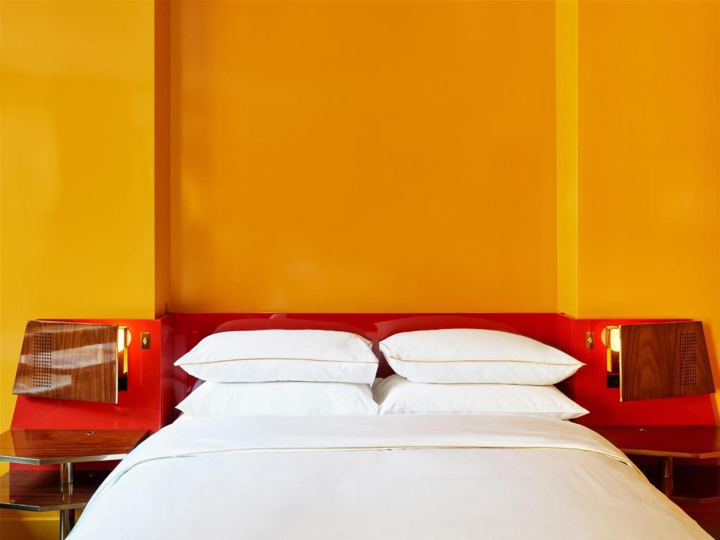 The Manner the Unbound Collection by Hyatt