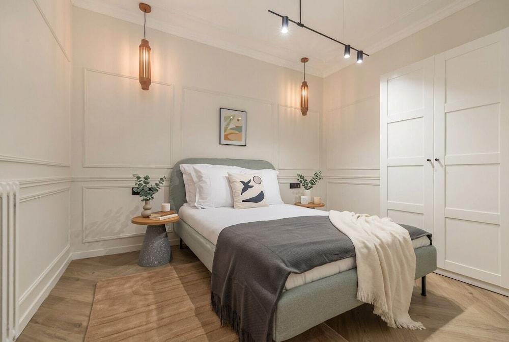 Poeticstay - Champs-Elysees - Galilee